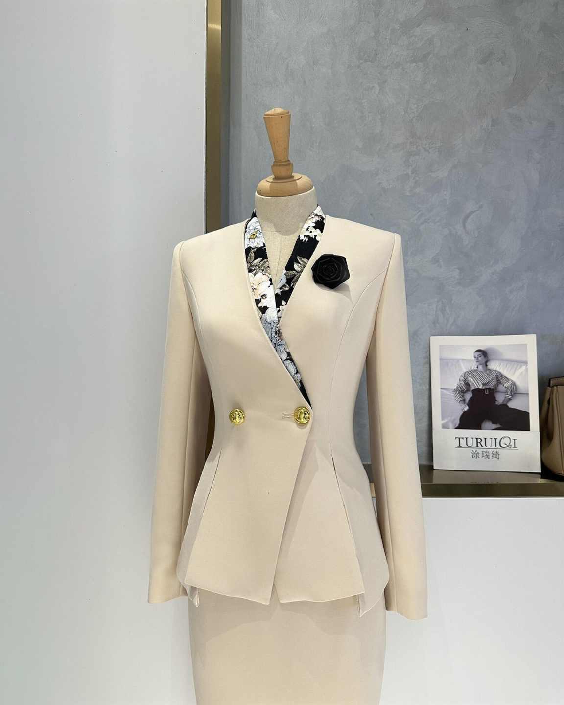 Elegant Peplum Women Suit Set  - Women Formal Wear For Conference ulasan dan harga